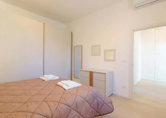 Cignani Loft By Lesdomus - Station, Fair, Center Apartament *