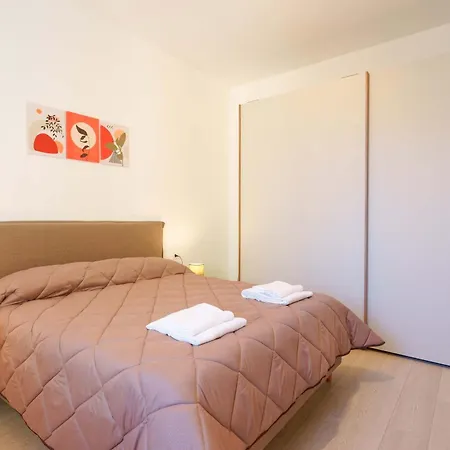 Cignani Loft - Station, Fair, Center Apartment