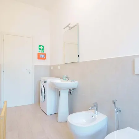 Cignani Loft - Station, Fair, Center Apartment